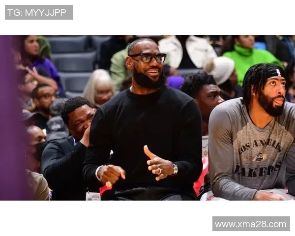 帕斯科华伦与墨尔本港鲨鱼的精彩对决引发球迷热议与期待