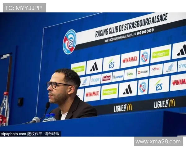 东体：申花踢广岛将沿袭433阵型，斯卢茨基并非只会442菱形